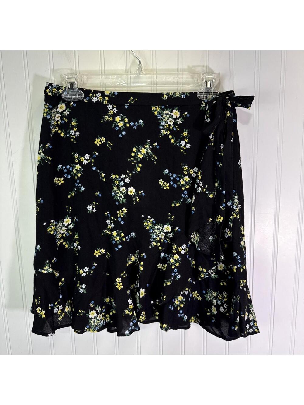 Banana Republic Ruffle Mini Skirt Womens 8 Black Wrap Ditsy Floral Boho